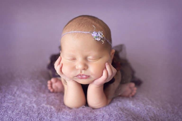 צילום ניובורן לתינוקת בת שישה ימים