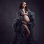 צילומי הריון בשילוב שמלת טול אפורה