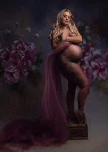 צילום הריון בעירום אומנותי בשילוב טול